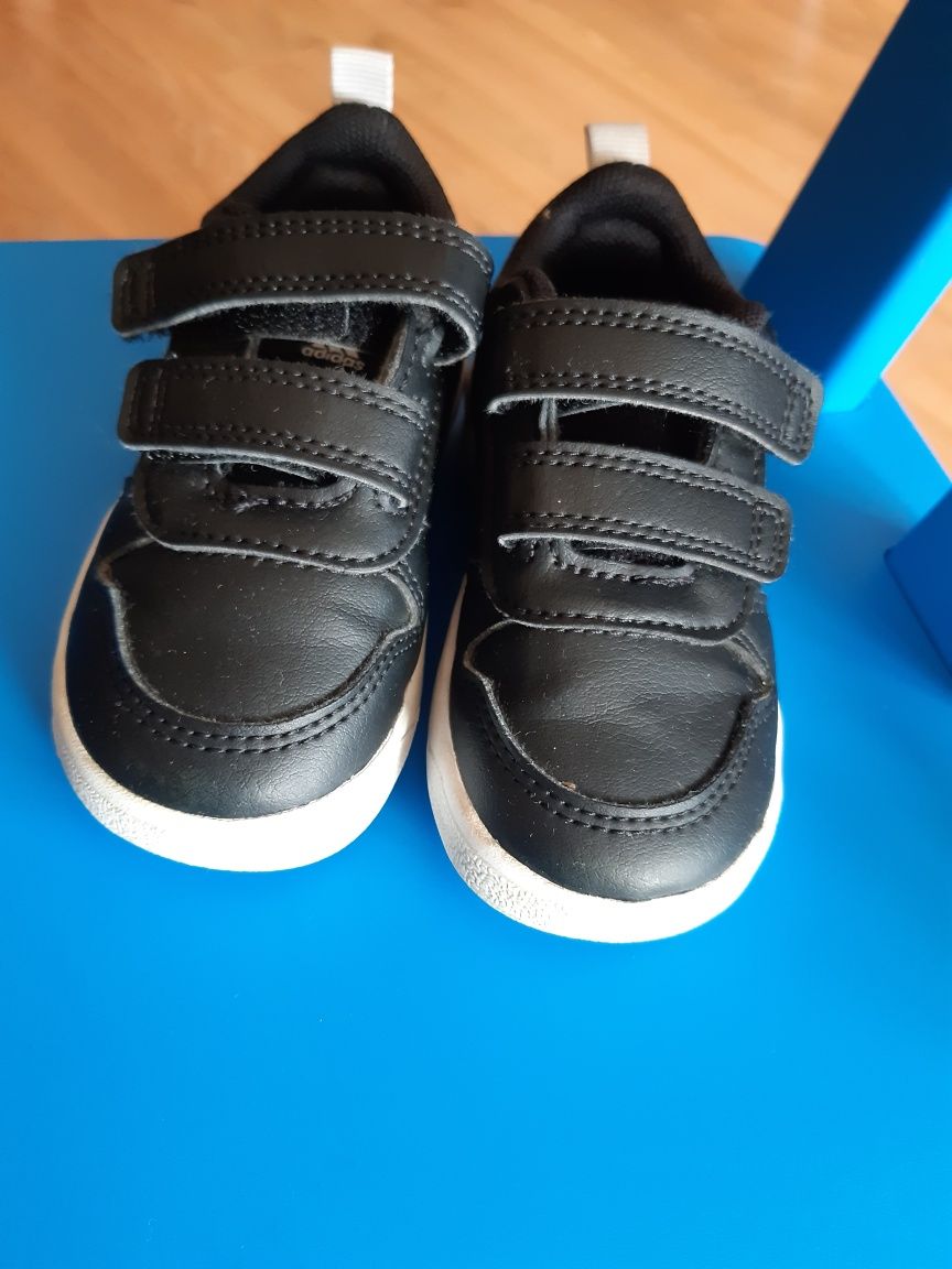 Adidasy dziecięce