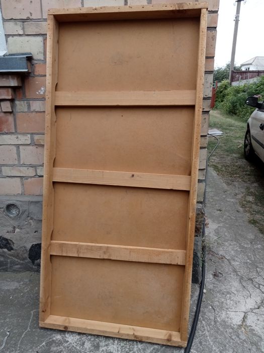 Кровать деревянная