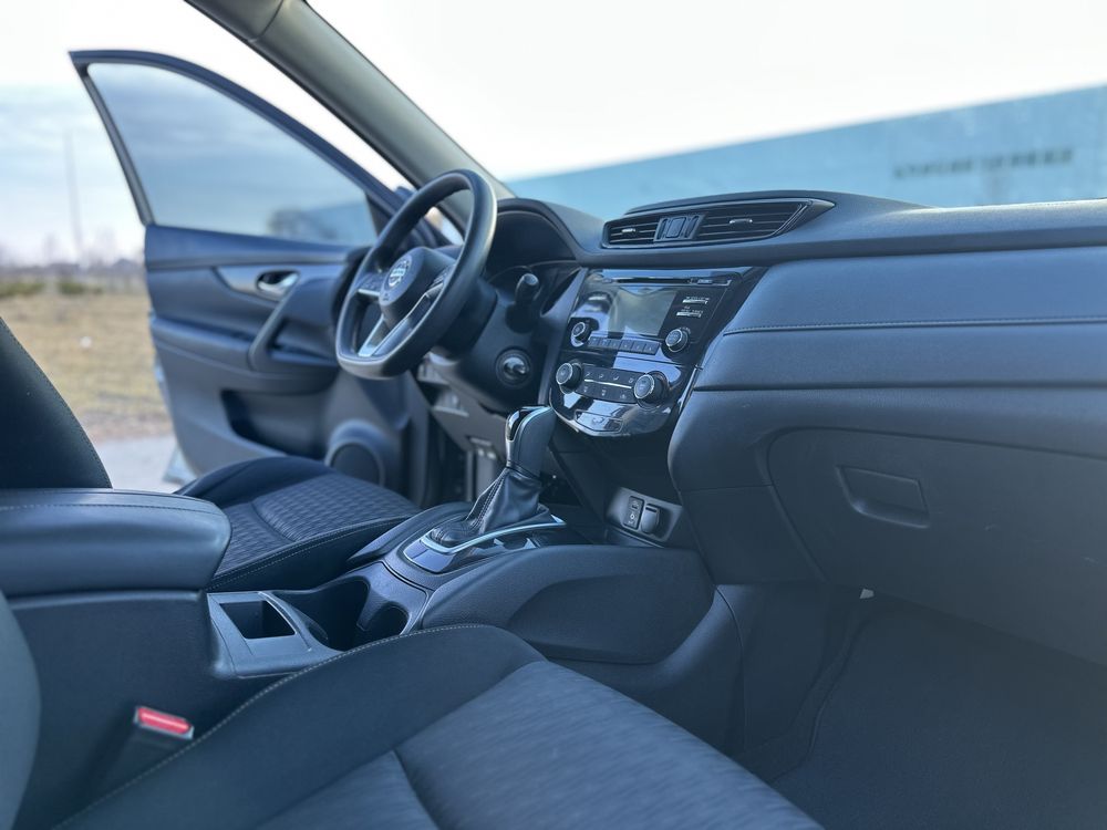 Nissan Rogue Свіжопригнаний не битий не фарбований !