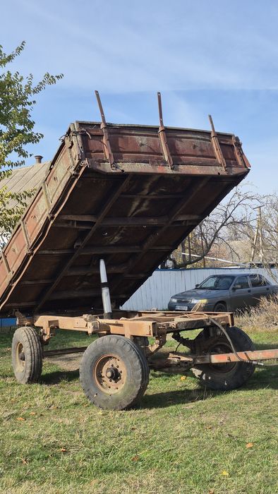 Тракторний причіп самоскид