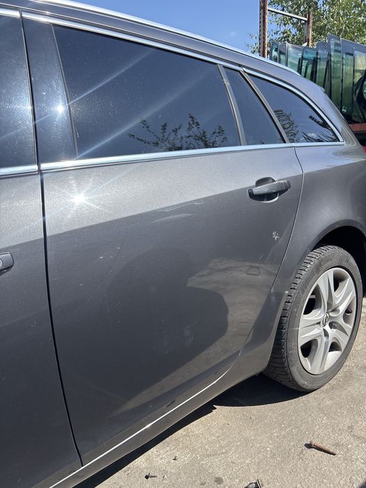 Insignia A kombi drzwi lewe prawe tył kompletne z177 w kolor