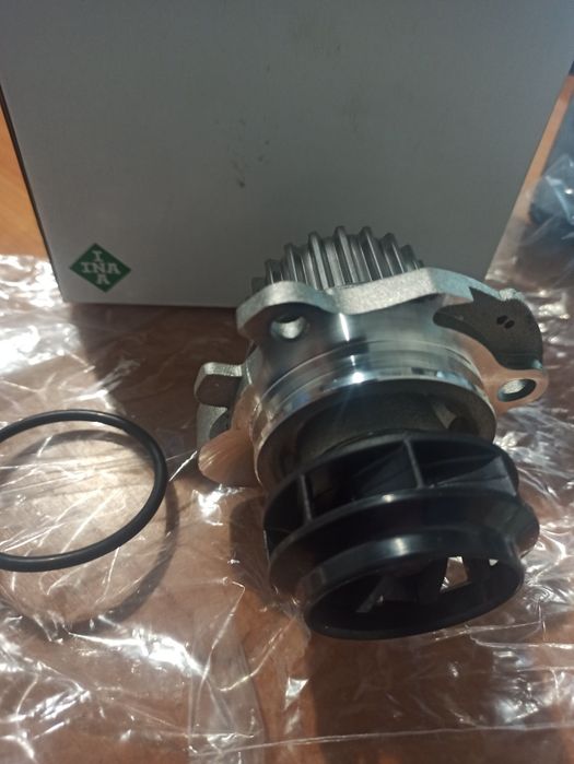 Продам помпа ваг VAG MPI 1,6