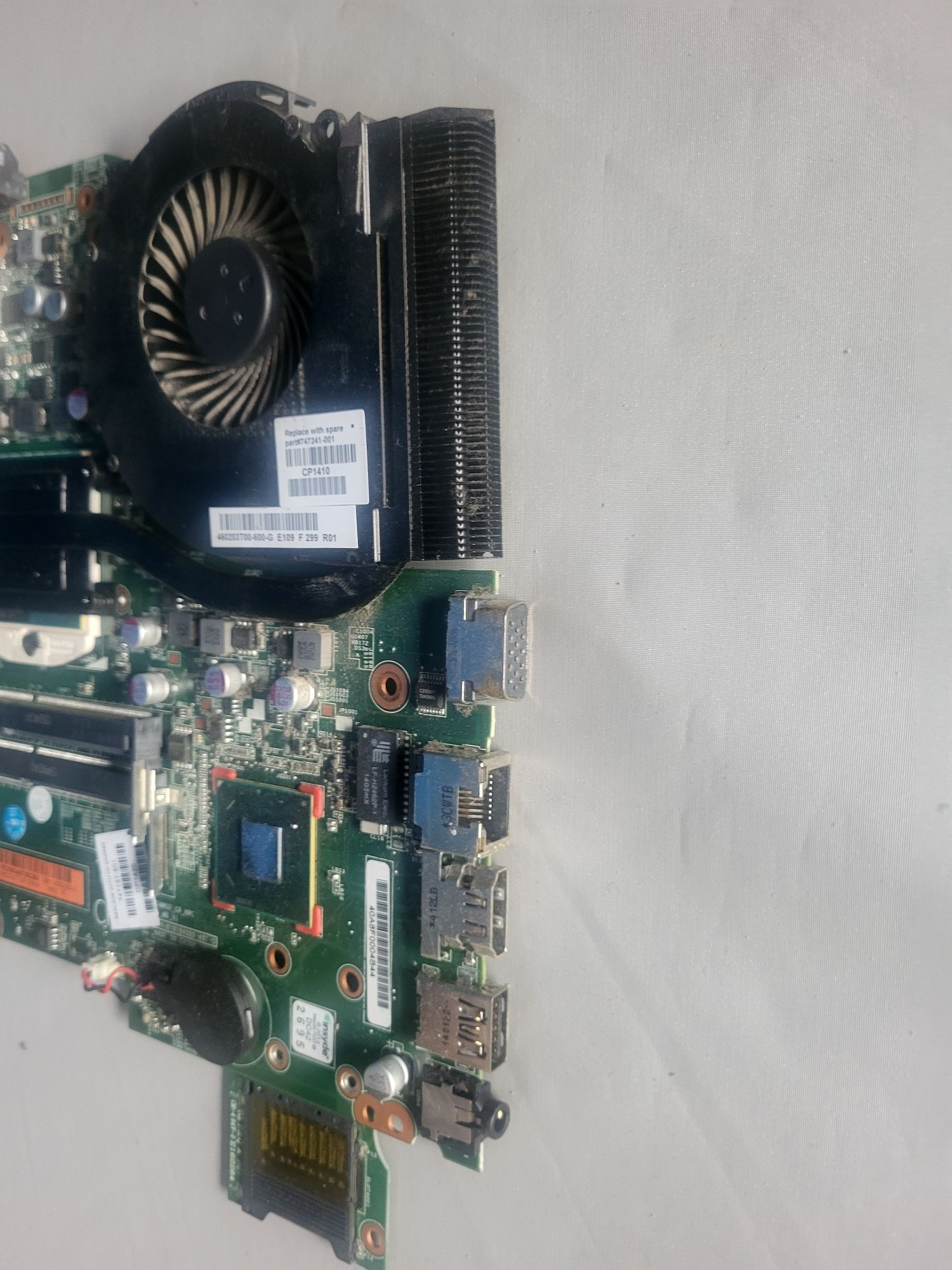 Sprzedam płytę główną + procesor i3 gen 3do laptopa HP 250 G2