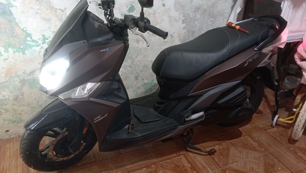 Moto SYM jet 14 como nova