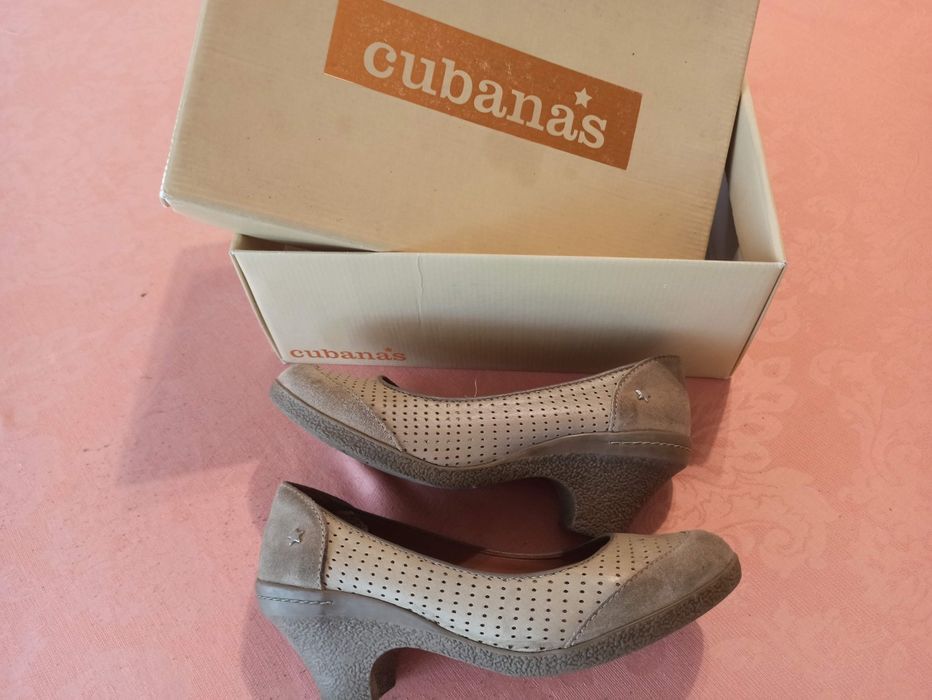 Sapatos cubanas sola de borracha 38 mt confortáveis beje