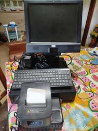Computador com impressora e caixa resistadora