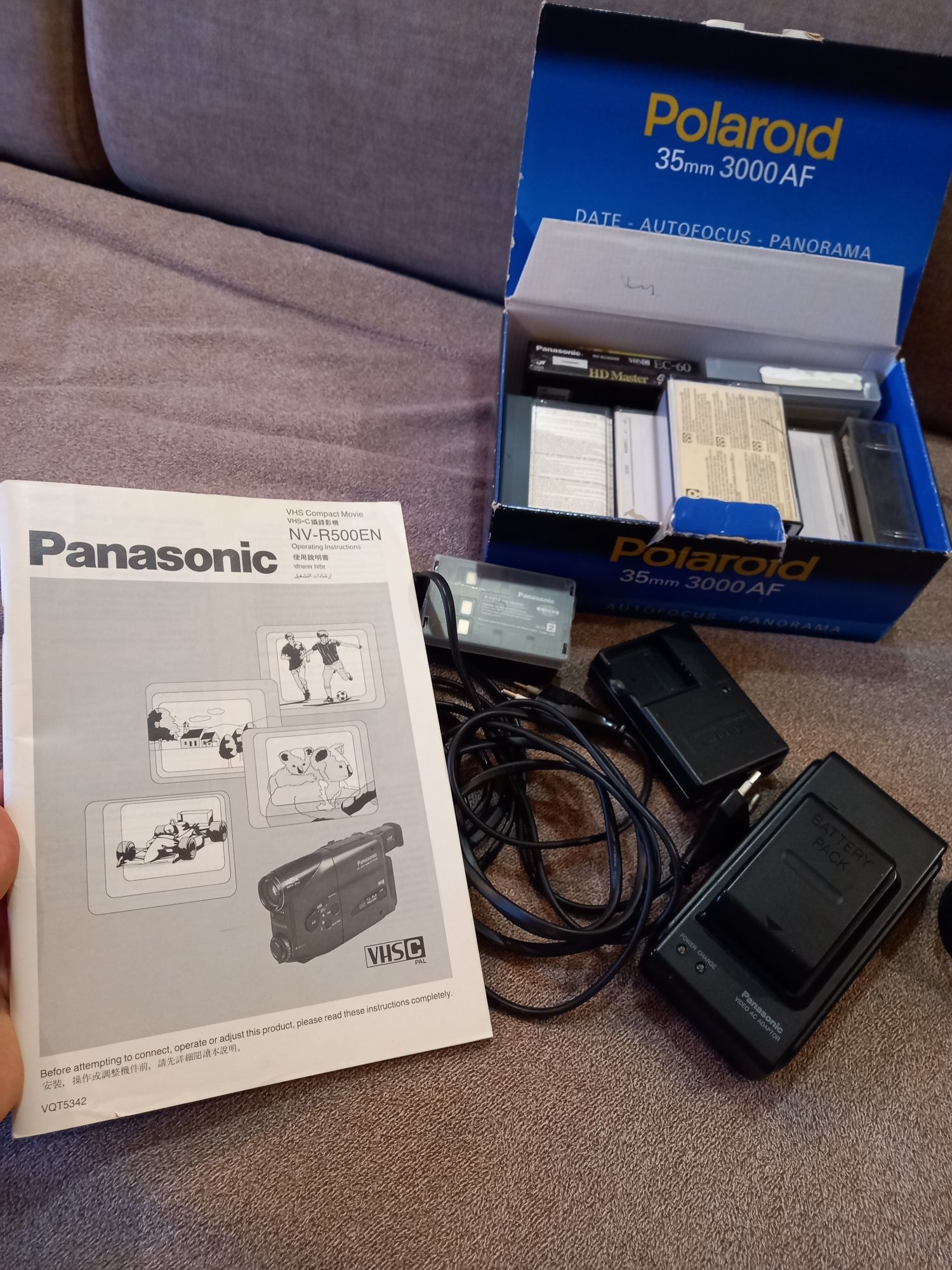 Видеокамера Panasonic адаптер nv-r500en  касеты сумка под камеру заряд