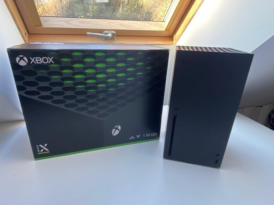 Konsola Xbox Series X 1Tb 4k + pad + okablowanie