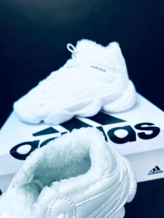Женские кроссовки Adidas Белые кожаные зимние кросівки  Адідас
