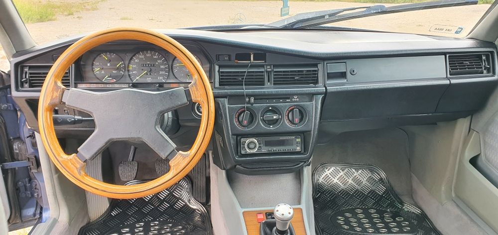 Mercedes-Benz 190E 2.0 manual  1989