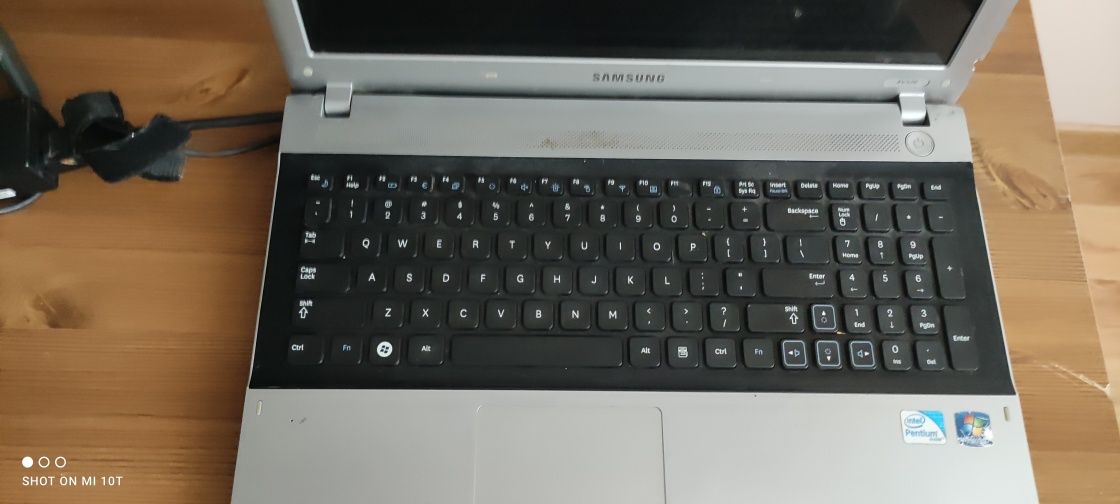 Sprzedam laptopa Samsung