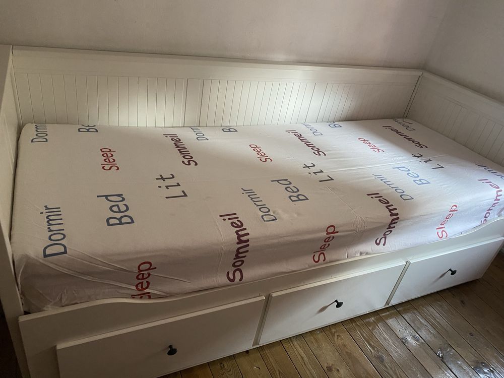 Cama HEMNES Ikea usada