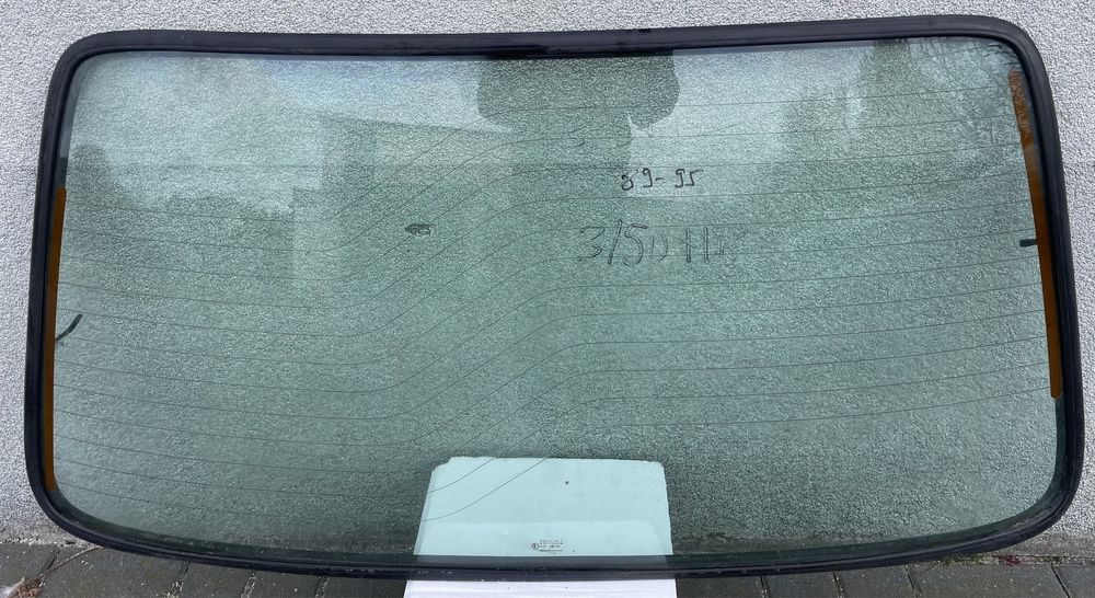 Ford Fiesta MK3 89-95 / szyba tylna tył / Montaż