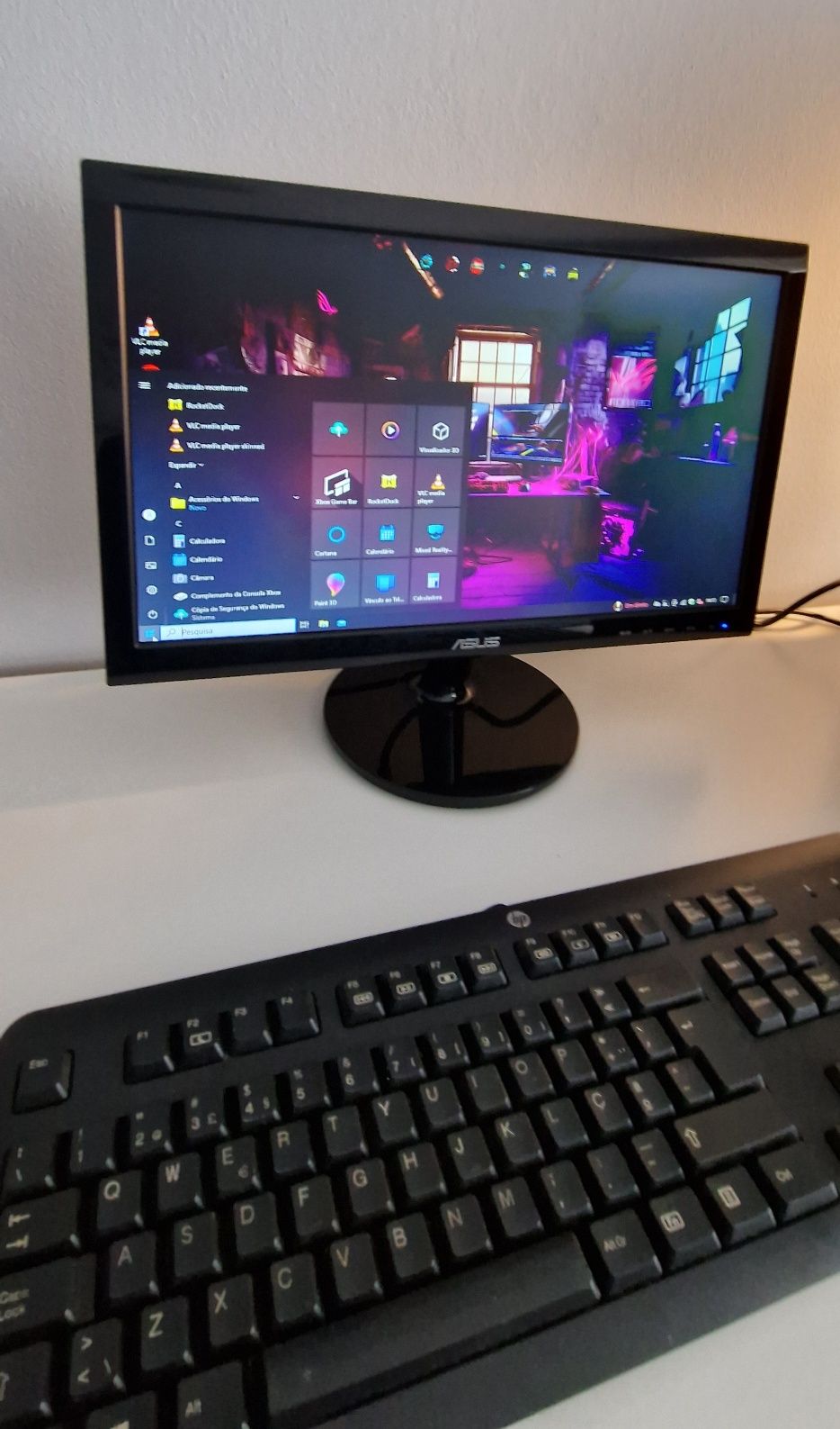 Desktop completo AMD E1 6010 com AMD Radeon R2 \8GB\128GB\WIN 10