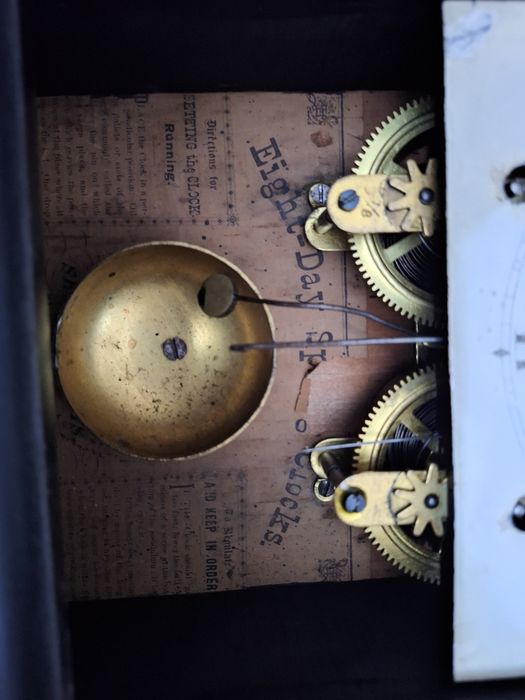 Relógio americano muito antigo