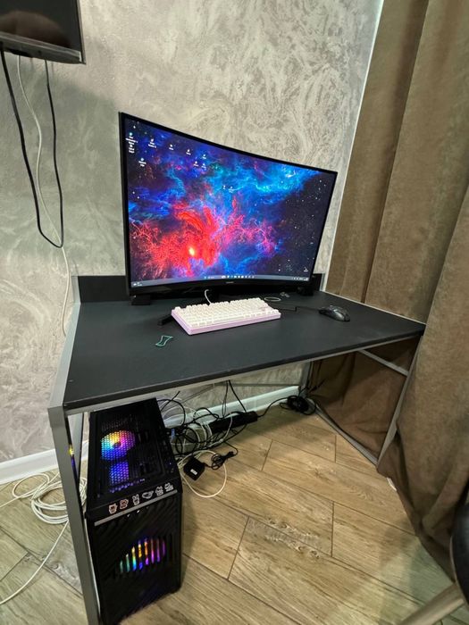 Продам игровой ПК  Компютер +монитор-изогнуты+мышь+клавиатура+наушники