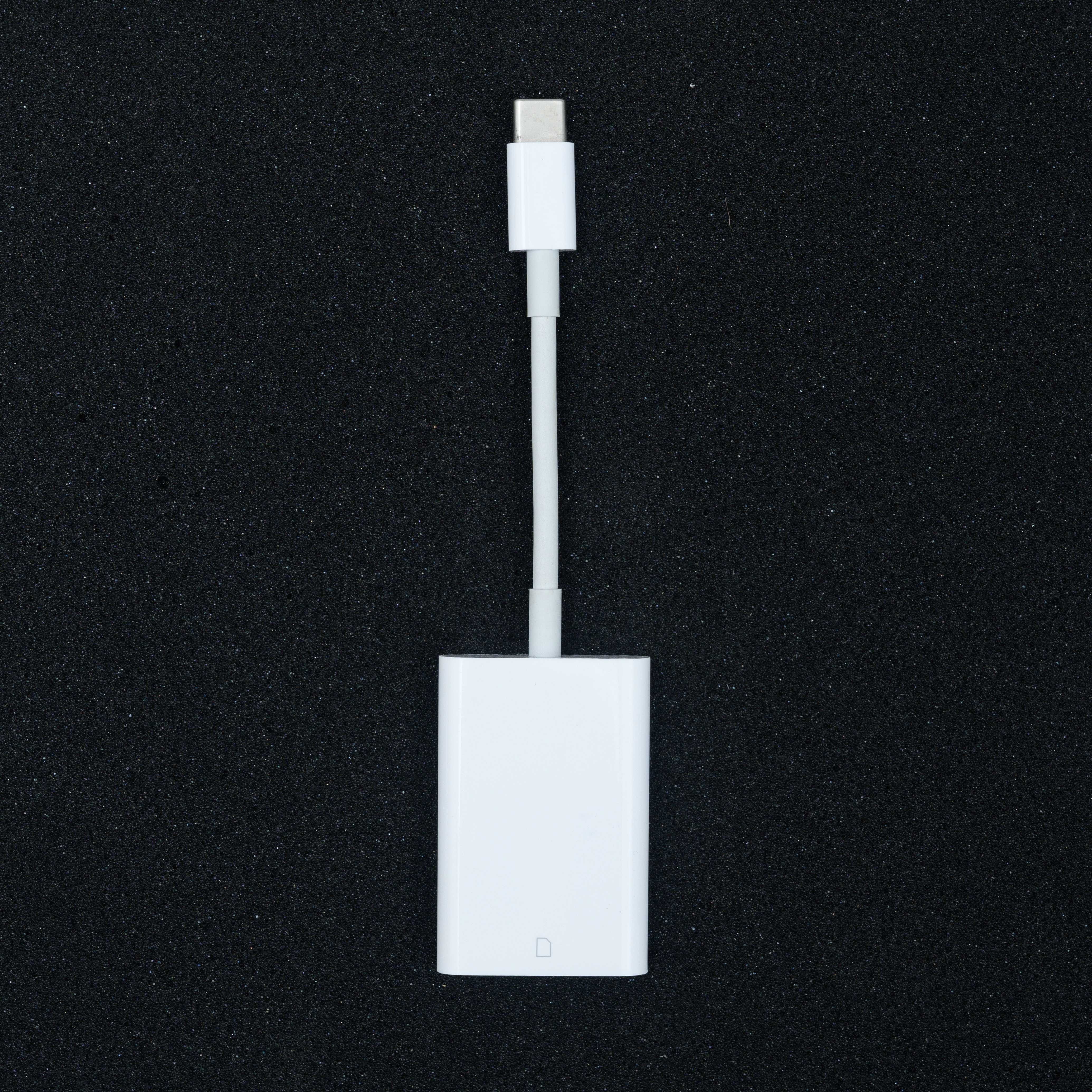 Адаптер Apple USB-C to SD Card Reader A2082 MUFG2 UHS-II