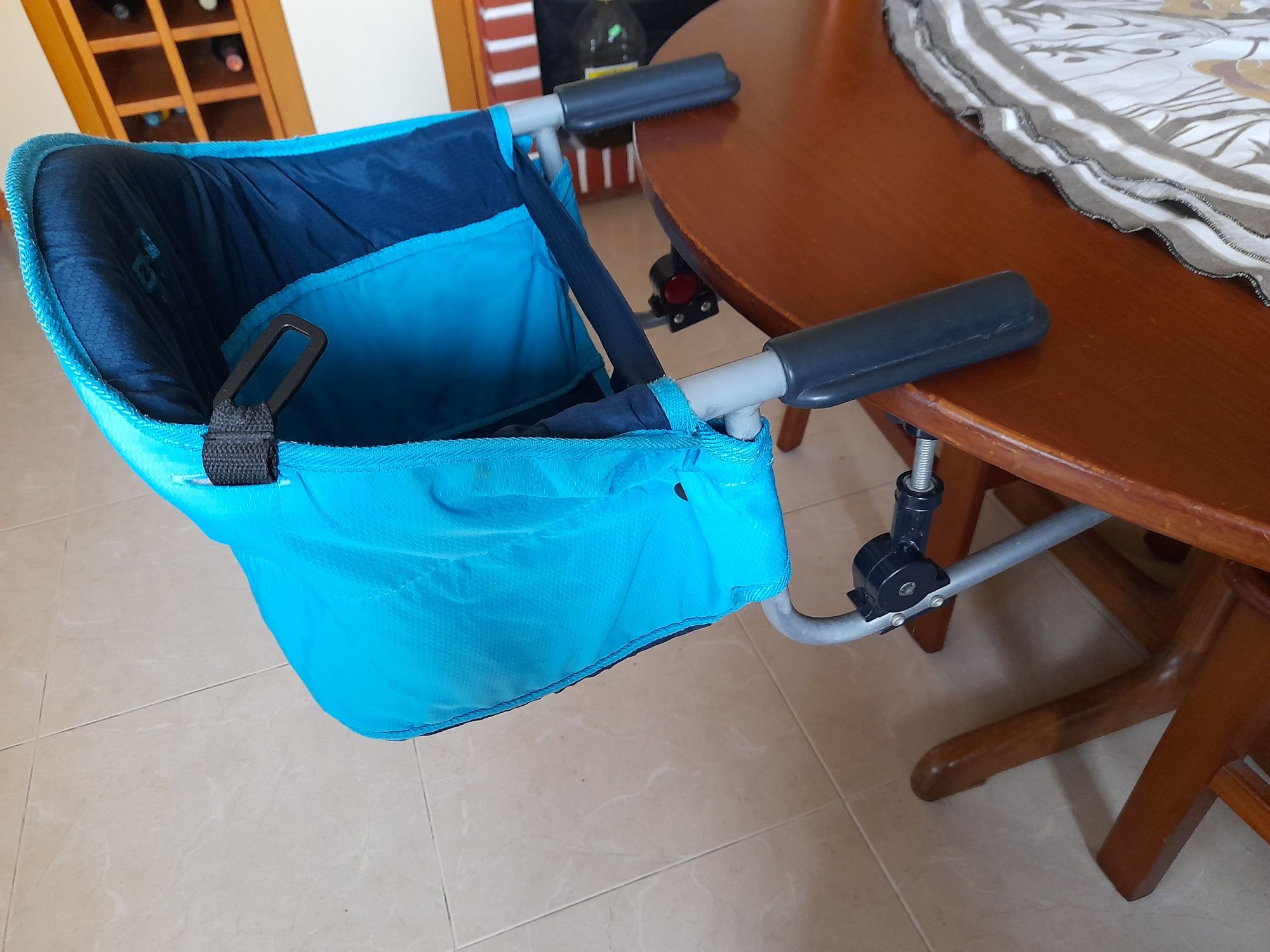 - Cadeira da papa para bebé -