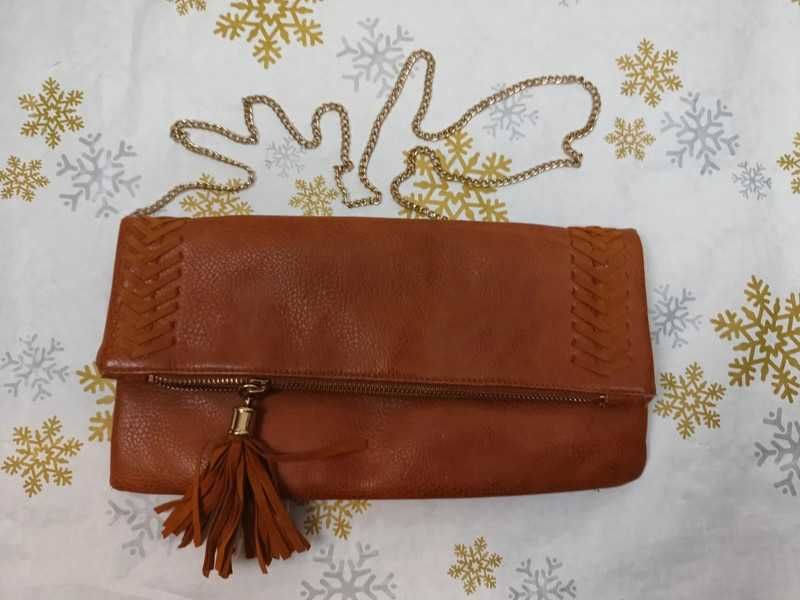 Torebka damska New Look, brązowa na łańcuszku, kopertowa, crossbody