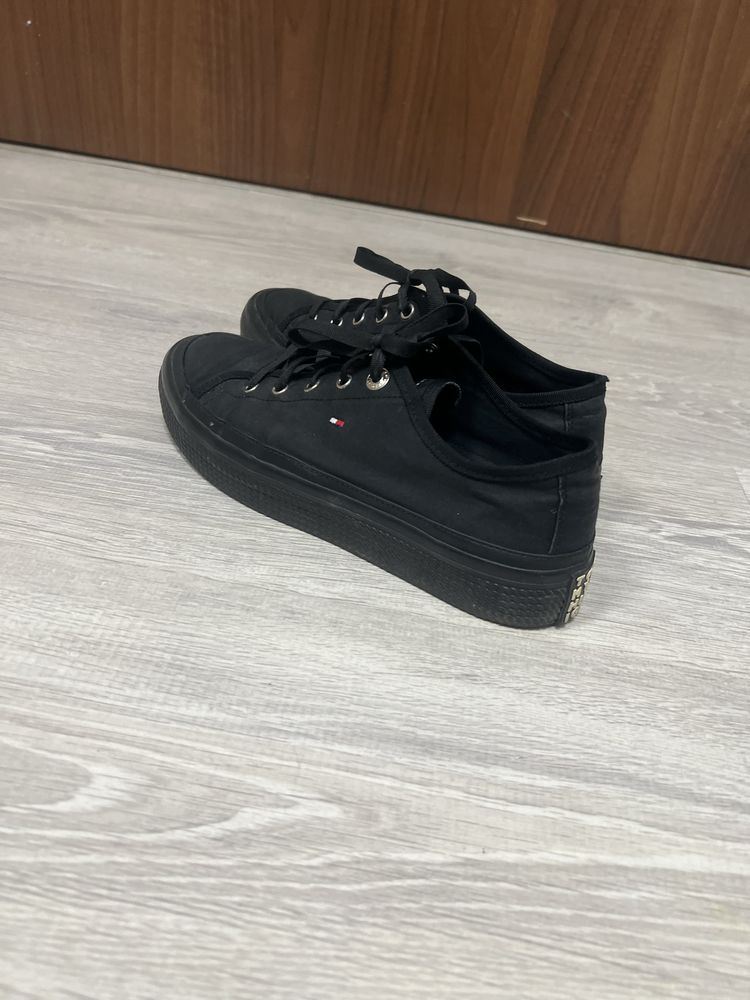 Tommy Hilfiger trampki rozmiar 40