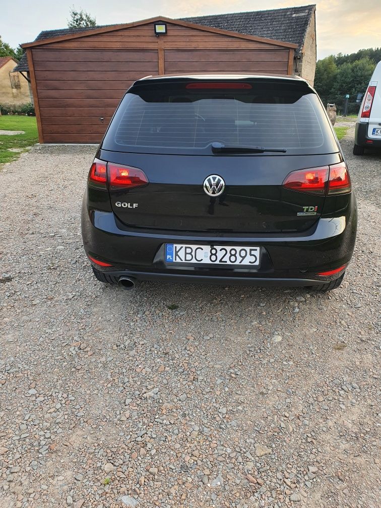 Volkswagen Golf 7  R-line kamera cofania 2 komplety alufelg .