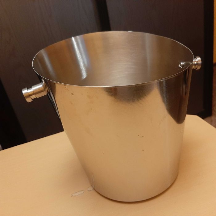 Cooler wina szampana wódki napoju  wiaderko pojemnik chłodziarka lodu