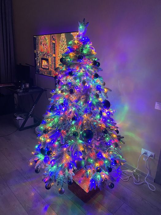 Ялинка штучна засніжена