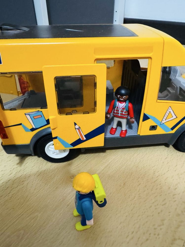 Carrinha Escolar Playmobil