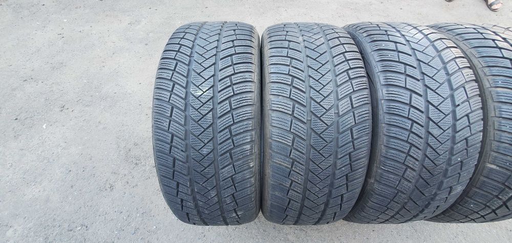 Всесезонні шини 235 45 R18 Vredestein Giuguaro NL 2020рік 2шт