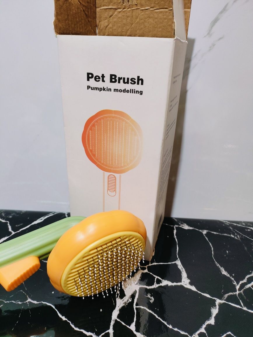 Помпонка для грумінгу та видалення волосся UKC Pet Brush:
