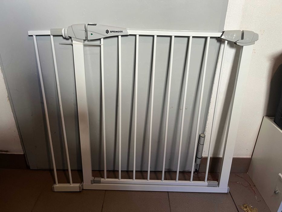 Barierka ochronna na drzwi