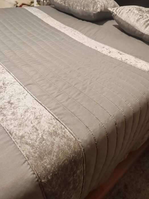 Colcha/Edredão decorativo e 2 almofadas