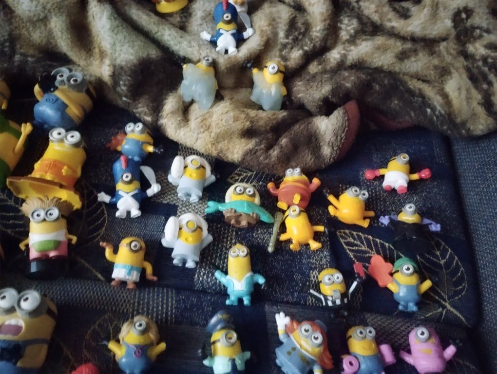 Minionki: Figurki z pluszakami