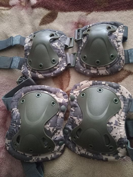 Комплект наколінники і налокітники.