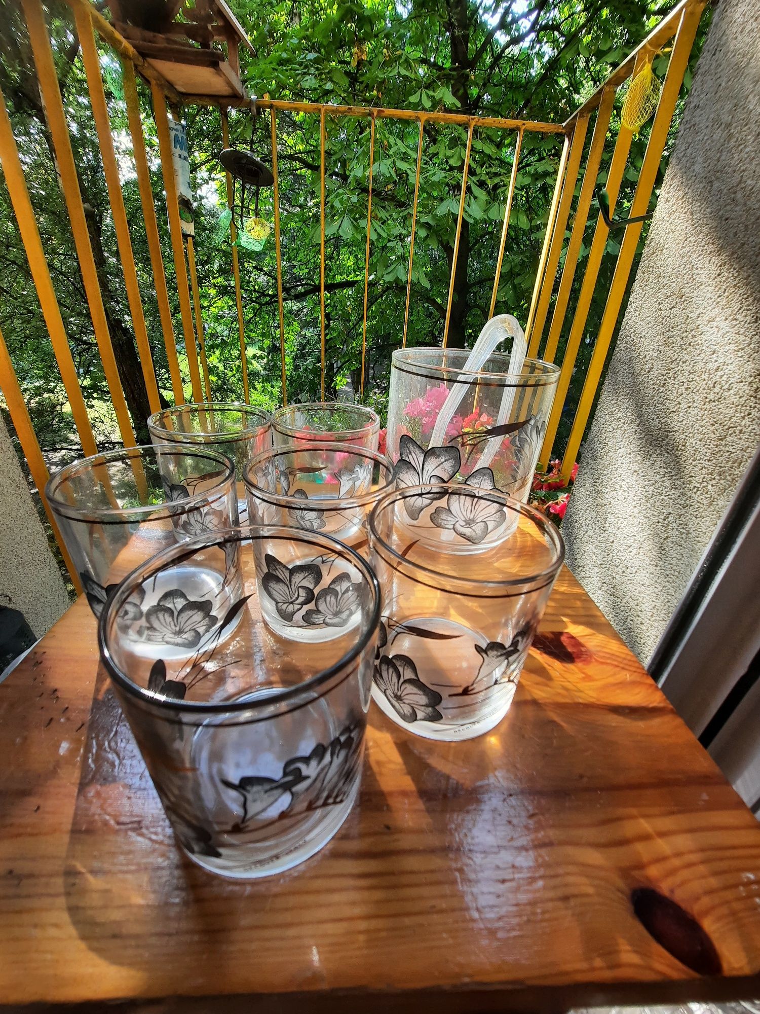 Szklanki do whisky z pojemnikiem na lód