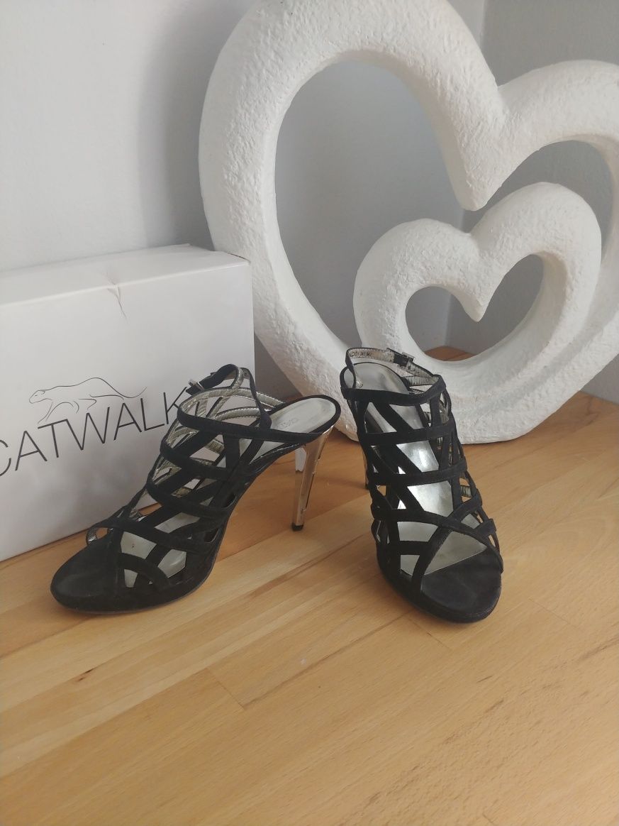 Sandałki zamszowe Catwalk 39