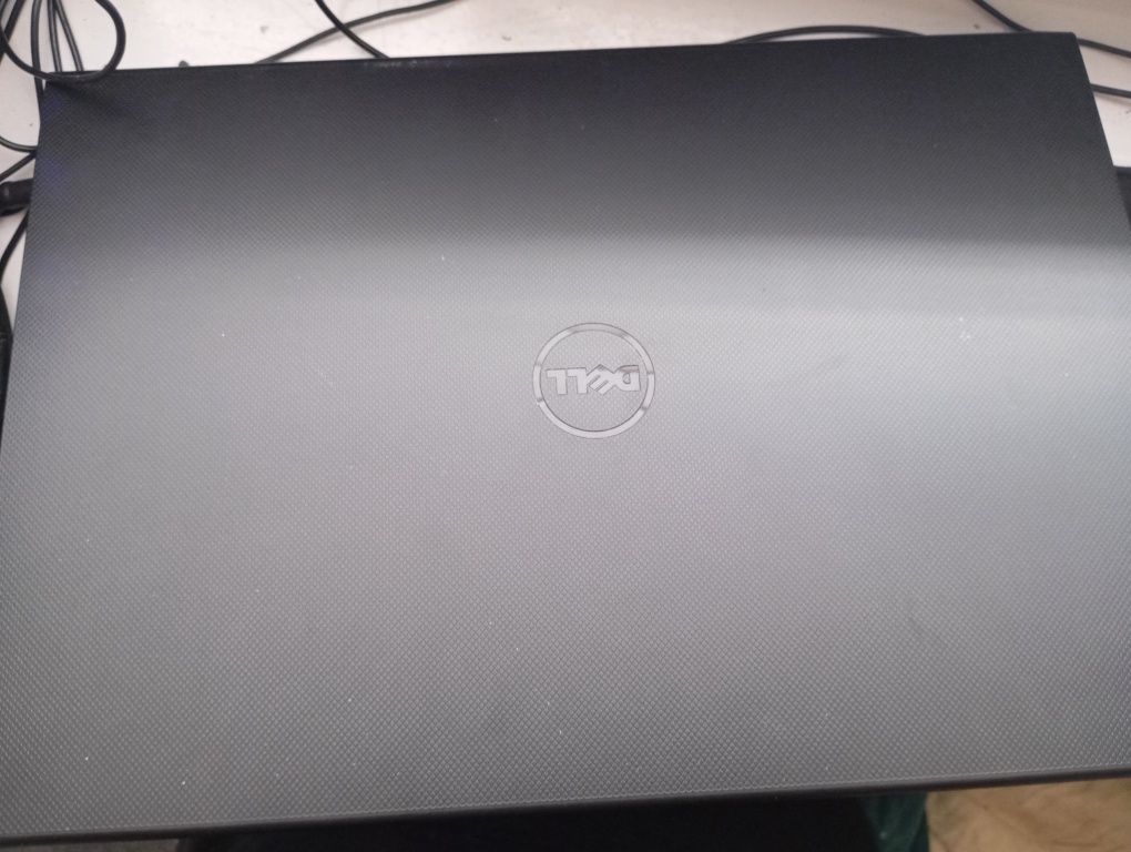 Dell Inspirion 15, intel i5/8ggb ram/invadia 2ggb