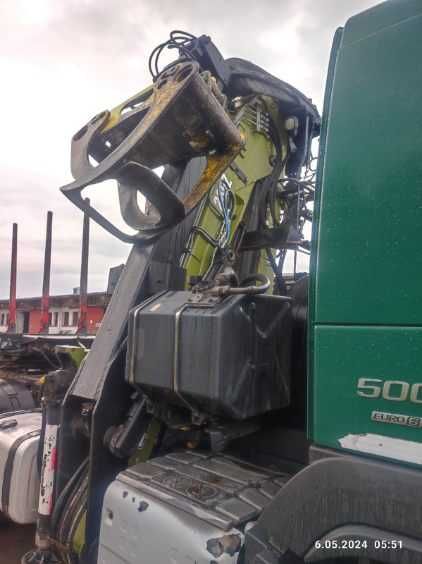 Samochód VOLVO do przewozu drewna + dżwig Loglift + naczepa Doll