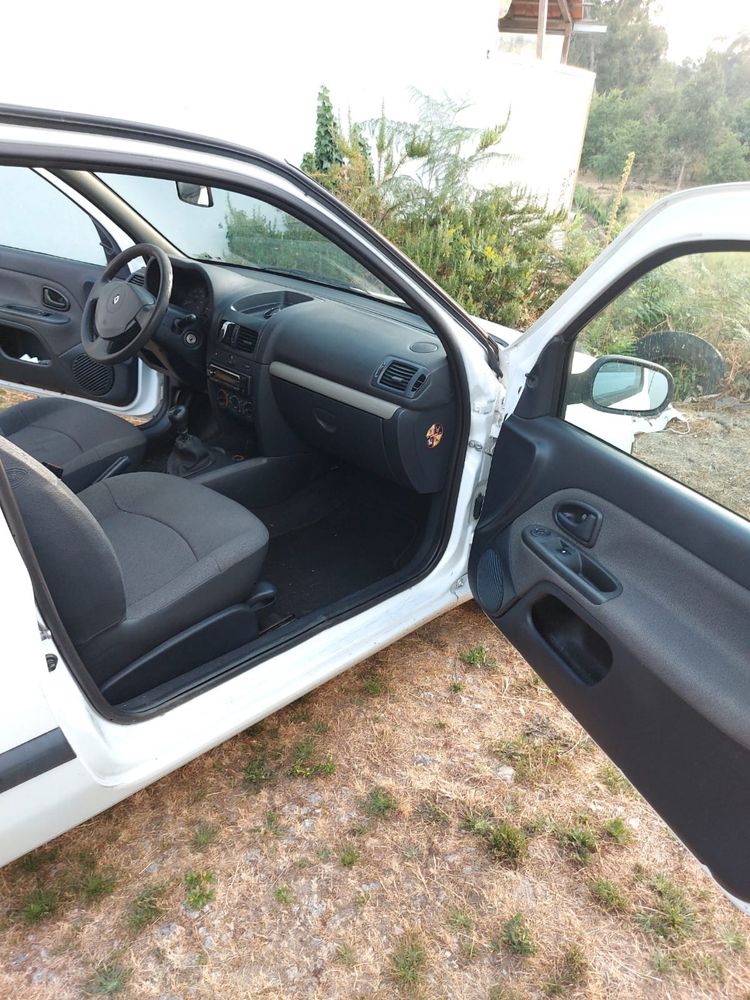 Carrinha renault clio