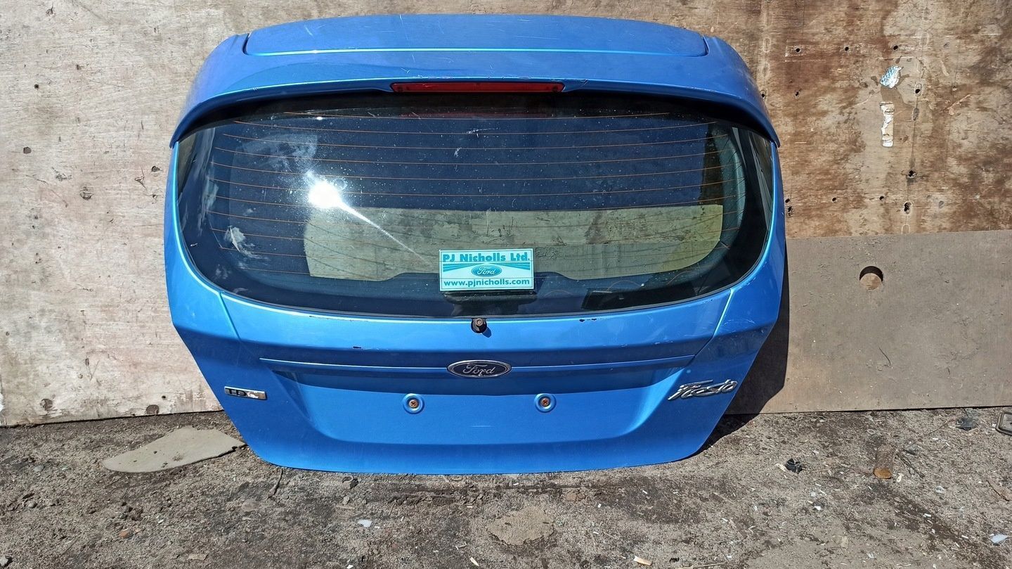 lotka spoiler Tył Ford Fiesta MK VI 08-12 MK7 zamek klapa