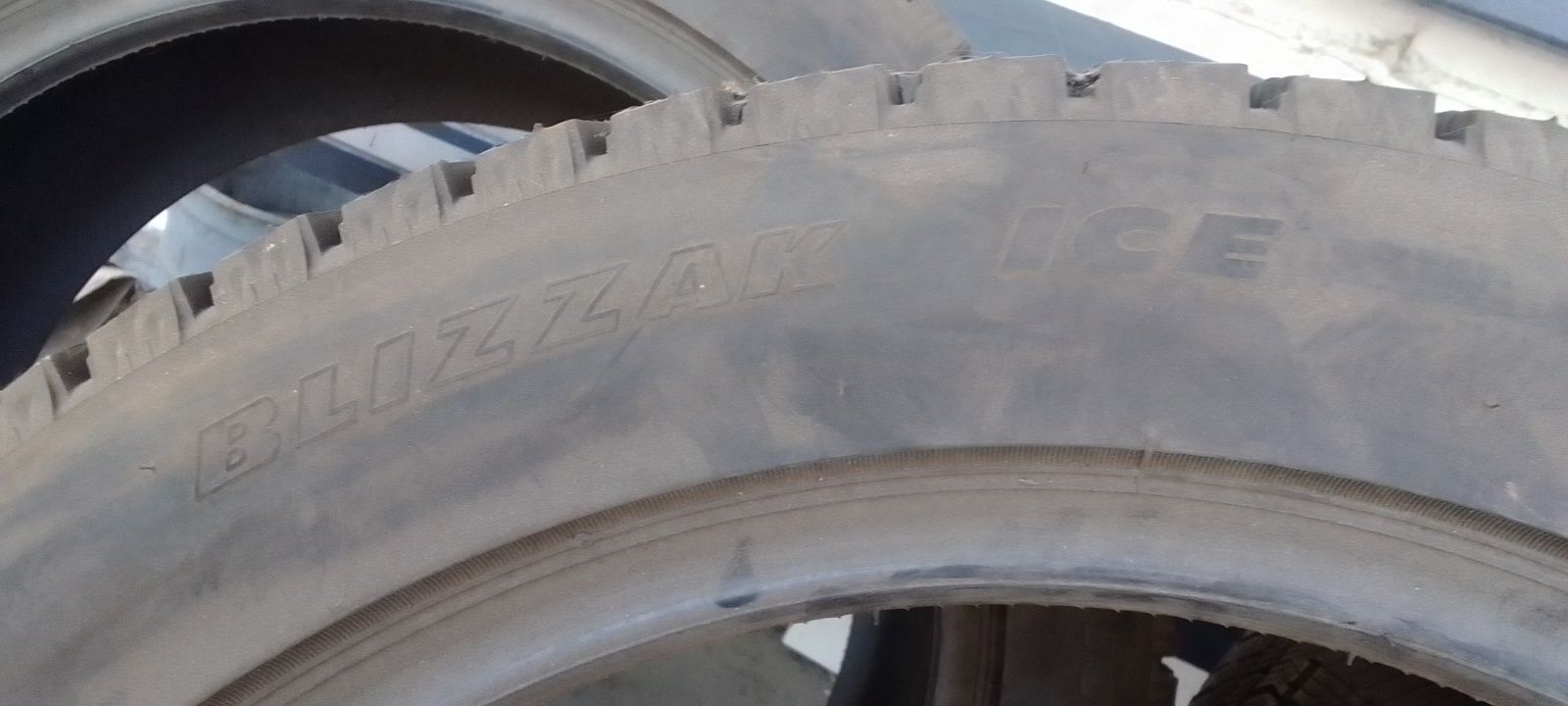 Bridgestone Blizzak Ice 255/45/18 комплект