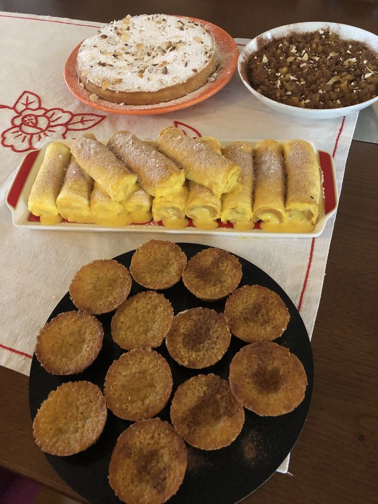 Pão de ló caseiro e bolos