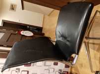Krzesło Meda CHAIR firmy Vitra.