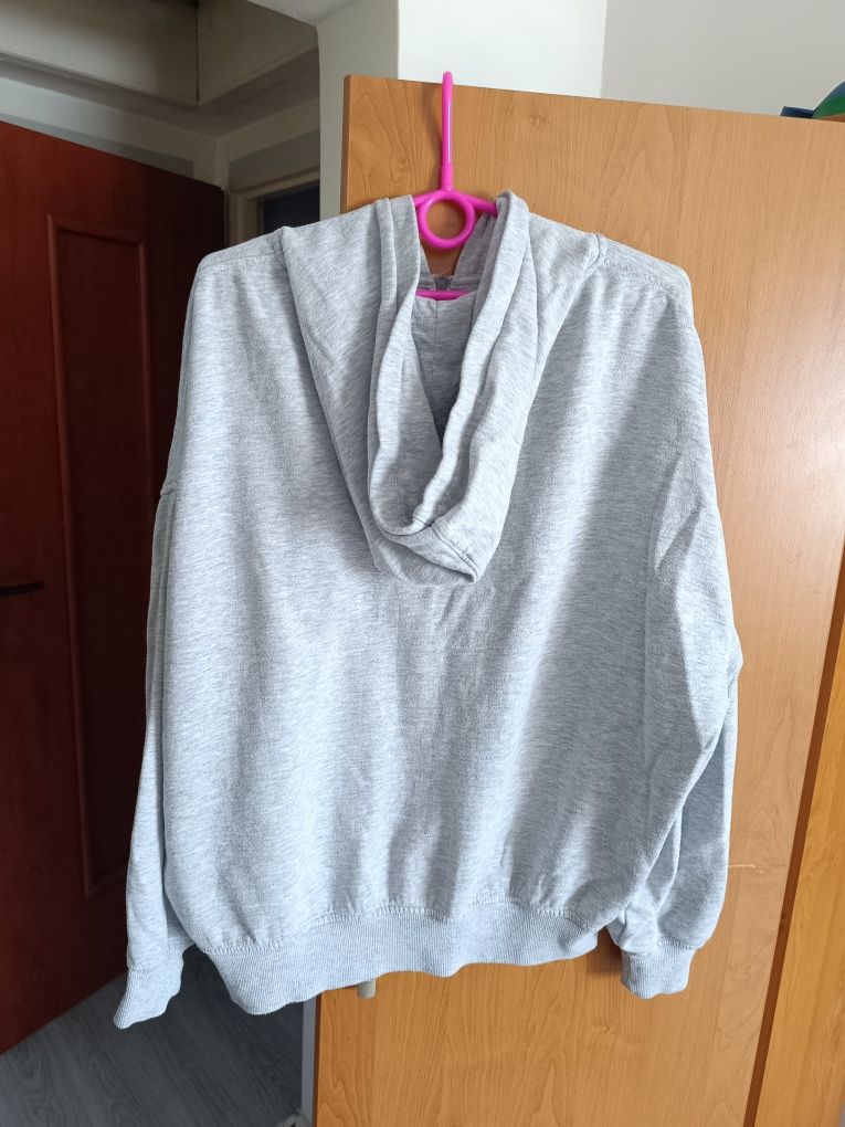 Szara bluza rozpinana Bershka