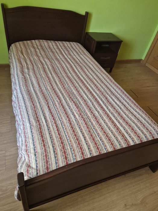 Cama de solteiro mogno