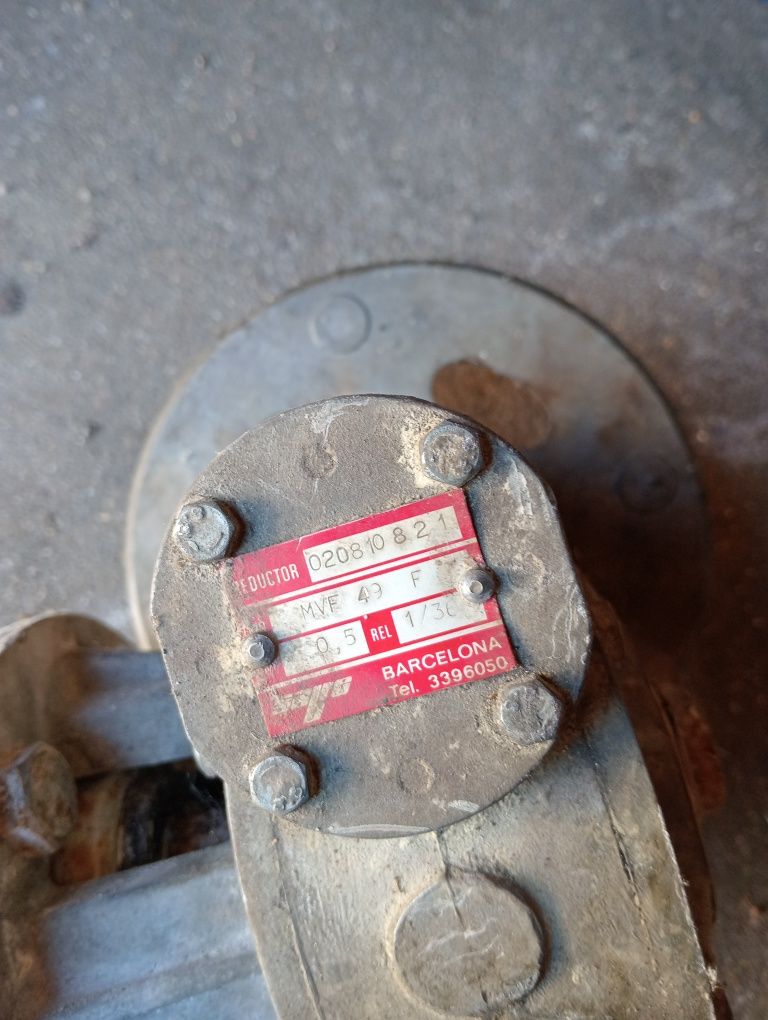 Caixa redutora  f