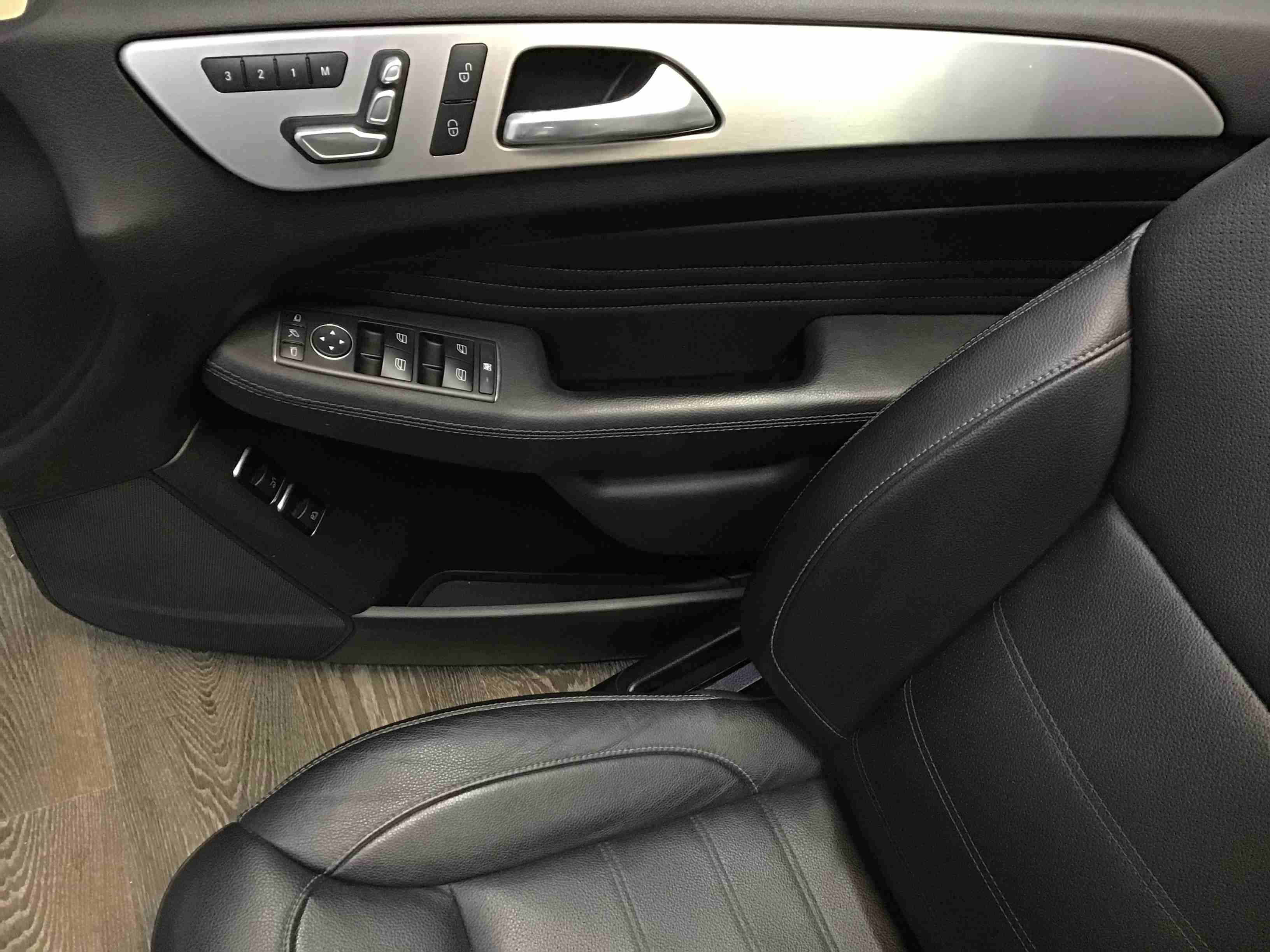 Салон (комплект сидений) Mercedes W166 подогрев электрорегулировка
