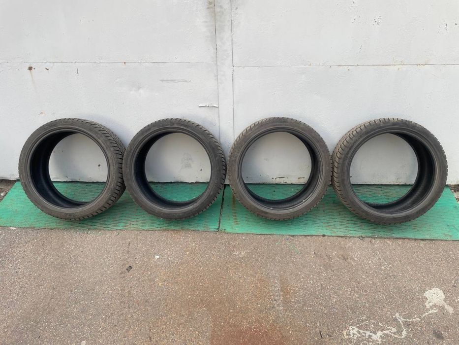 Продам зимову резину Goodyear Ultragrip Perfomance 225/40 R18