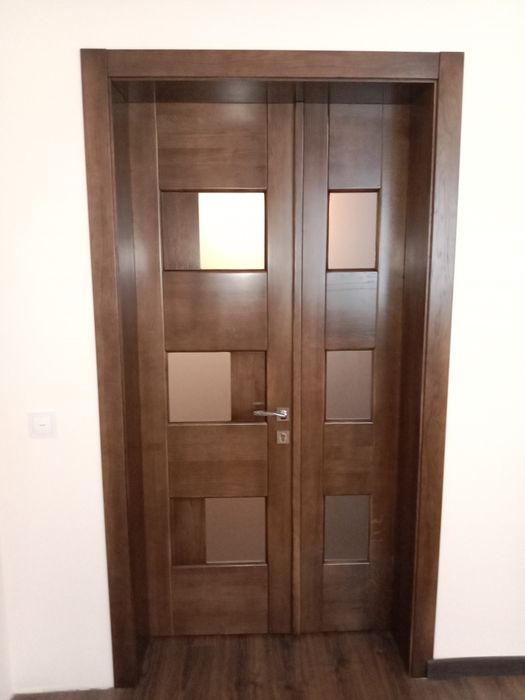 Виготовлення дверей.дерев'яні двері.Двері з масиву.