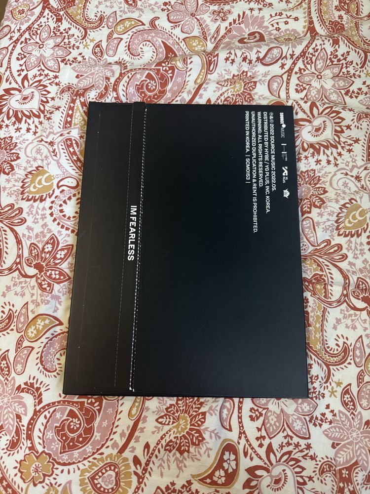 Album Le sserafim fearless black petrol kpop